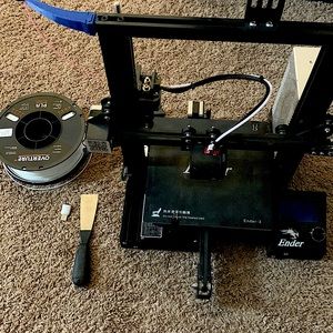 Selling an ended 3 3D printer used a couple of time, fully works with parts